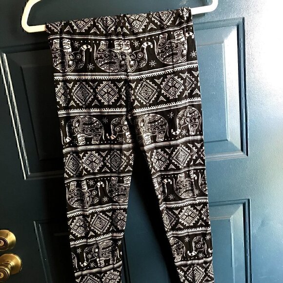 ONE Size Bohemian Elephant Pattern Leggings - Picture 1 of 5